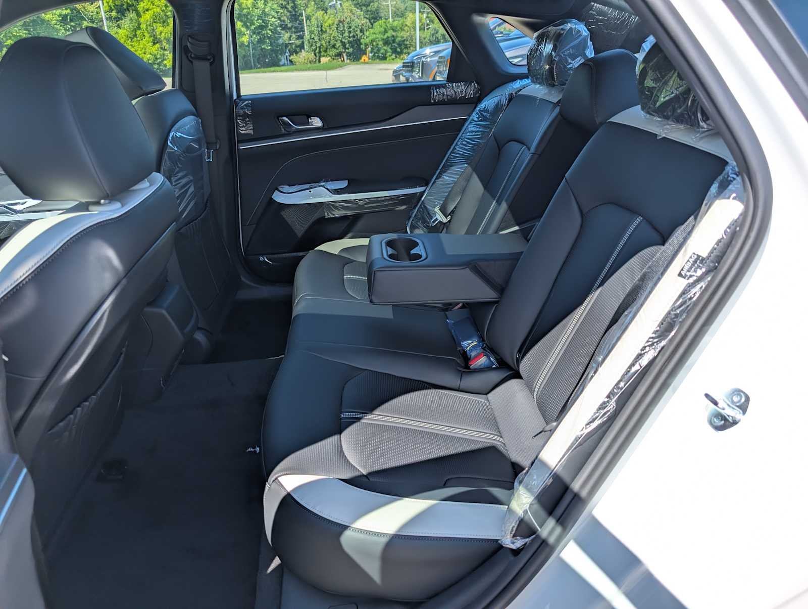 New 2026 Snow White Pearl Kia GT-Line image 17