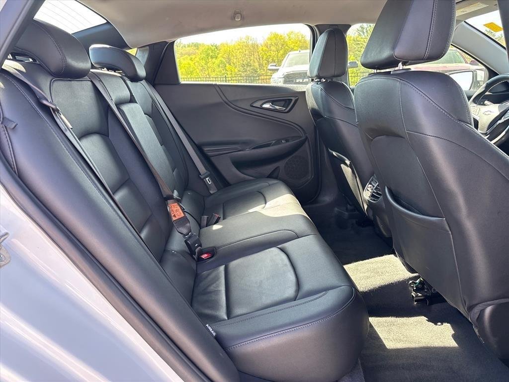 Used 2024 Summit White Chevrolet 2LT image 29