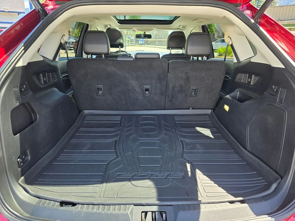 Used 2015 Red Ford Titanium image 14