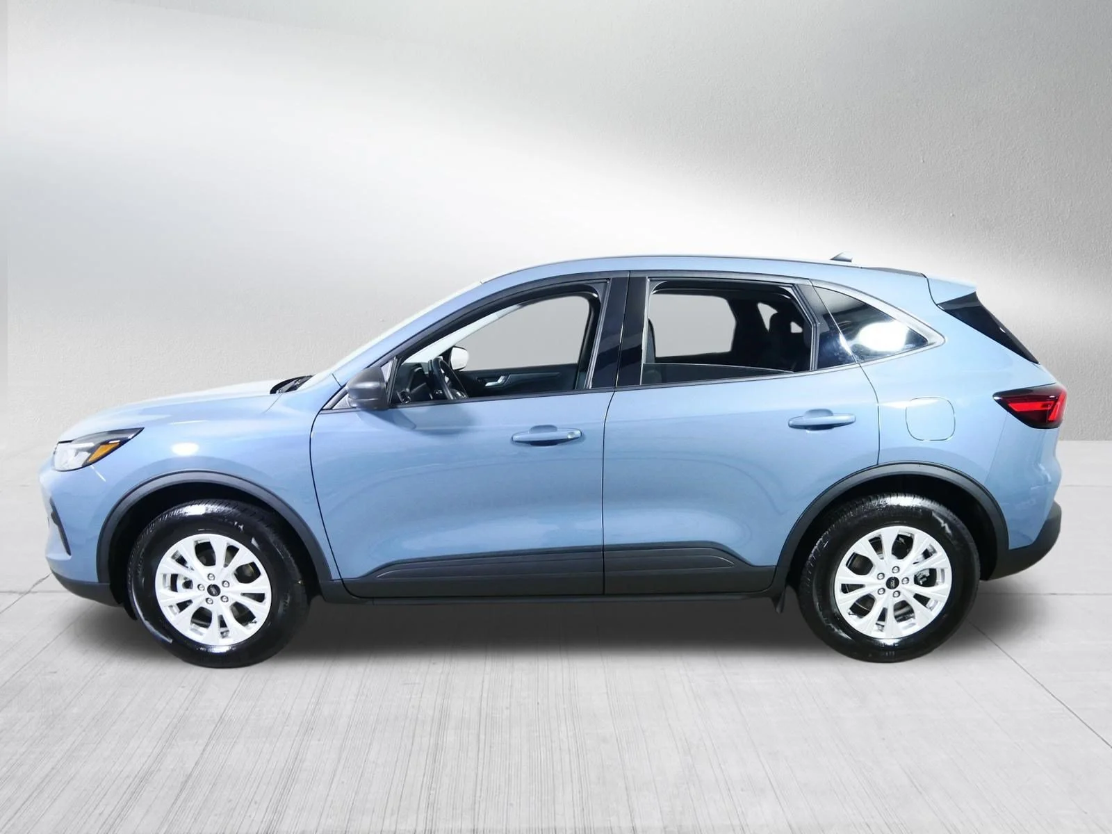 Used 2026 Vapor Blue Metallic Ford Active image 4