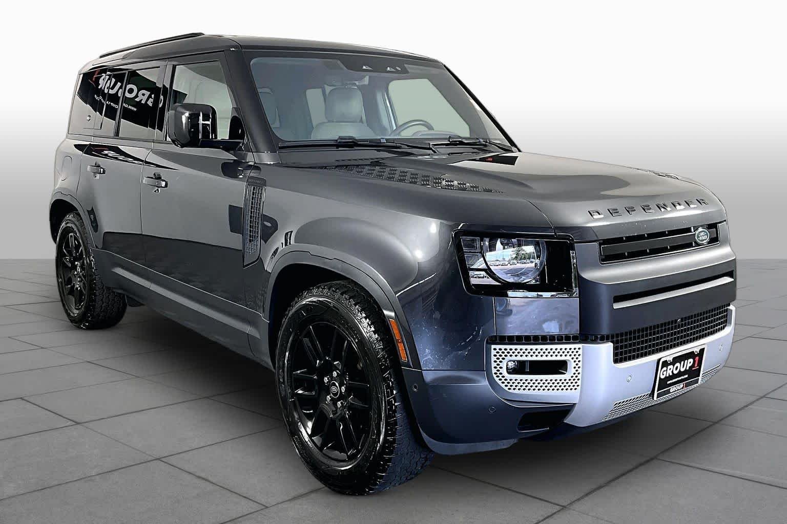 Used 2022 Eiger Grey Metallic Land Rover S image 3