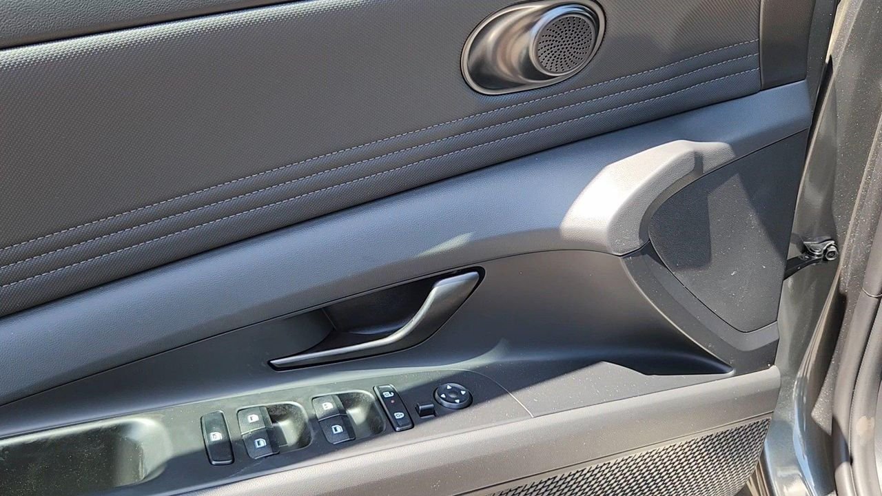 New 2026 Amazon Gray Hyundai SEL Sport image 7
