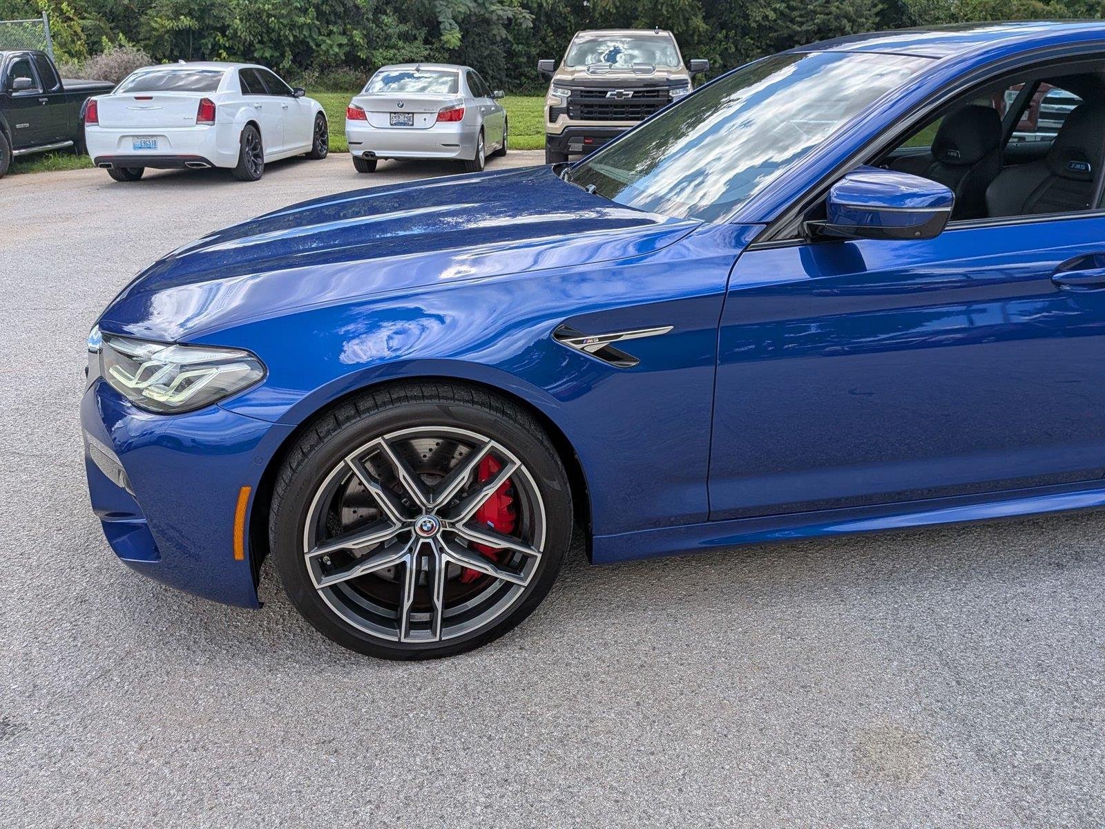 Used 2023 Marina Bay Blue Metallic BMW  image 10