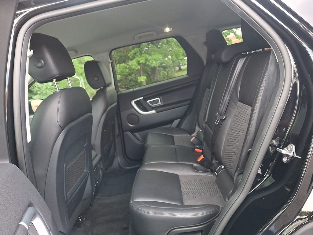 Used 2018 Narvik Black Land Rover SE image 10