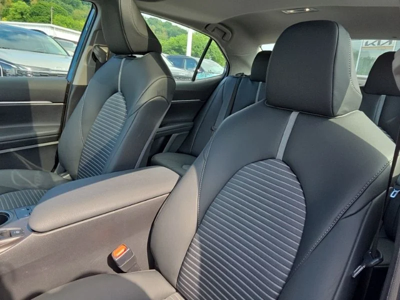 Used 2024  Toyota SE image 10