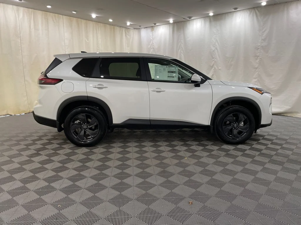 New 2026 Everest White Pearl Tricoat Nissan SV image 4