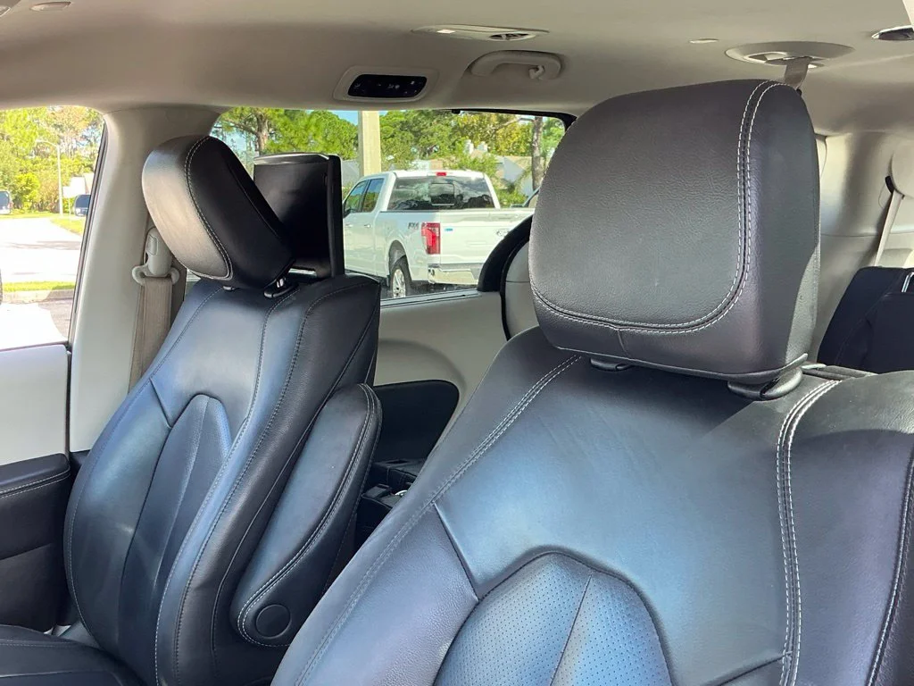 Used 2022 White Chrysler Touring L image 22