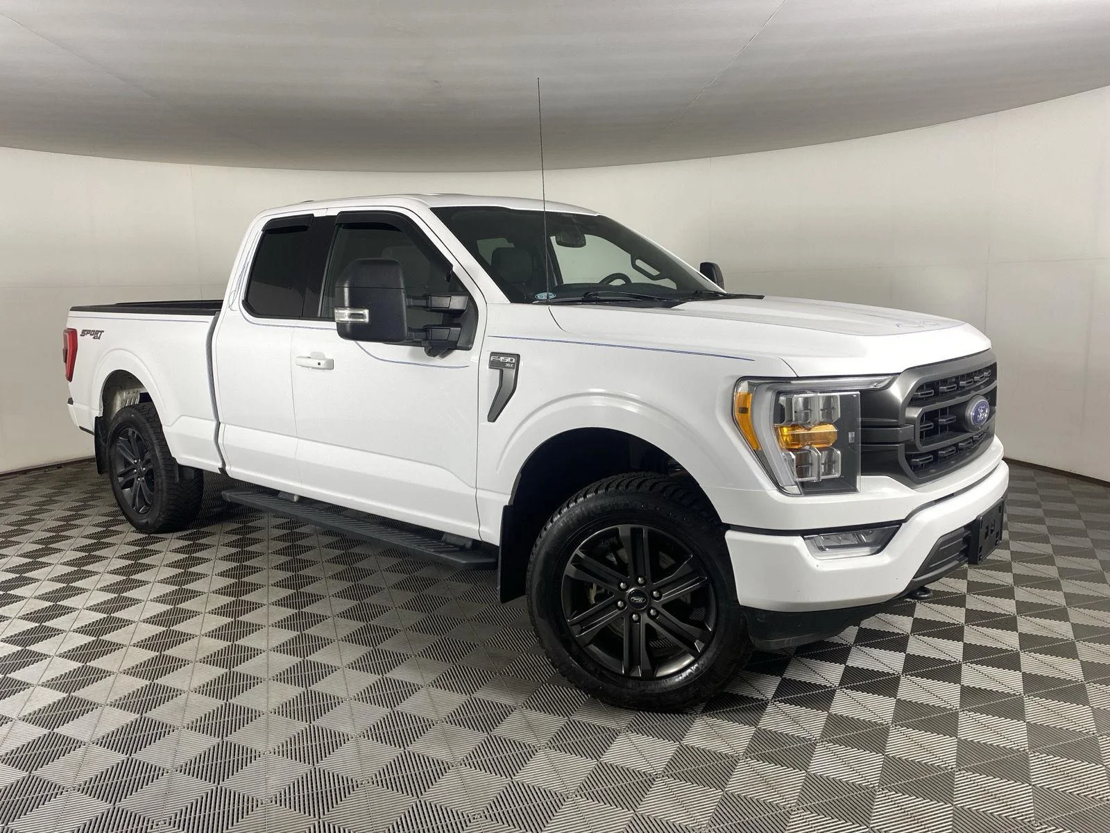 Used 2021 Oxford White Ford XLT image 11