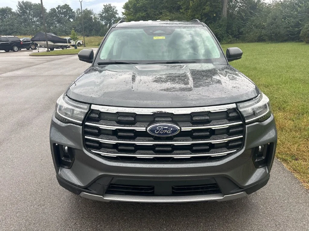 Used 2025 Gray Ford Active image 11