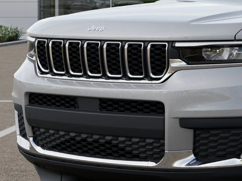 New 2026 Silver Zynith Jeep Laredo image 12