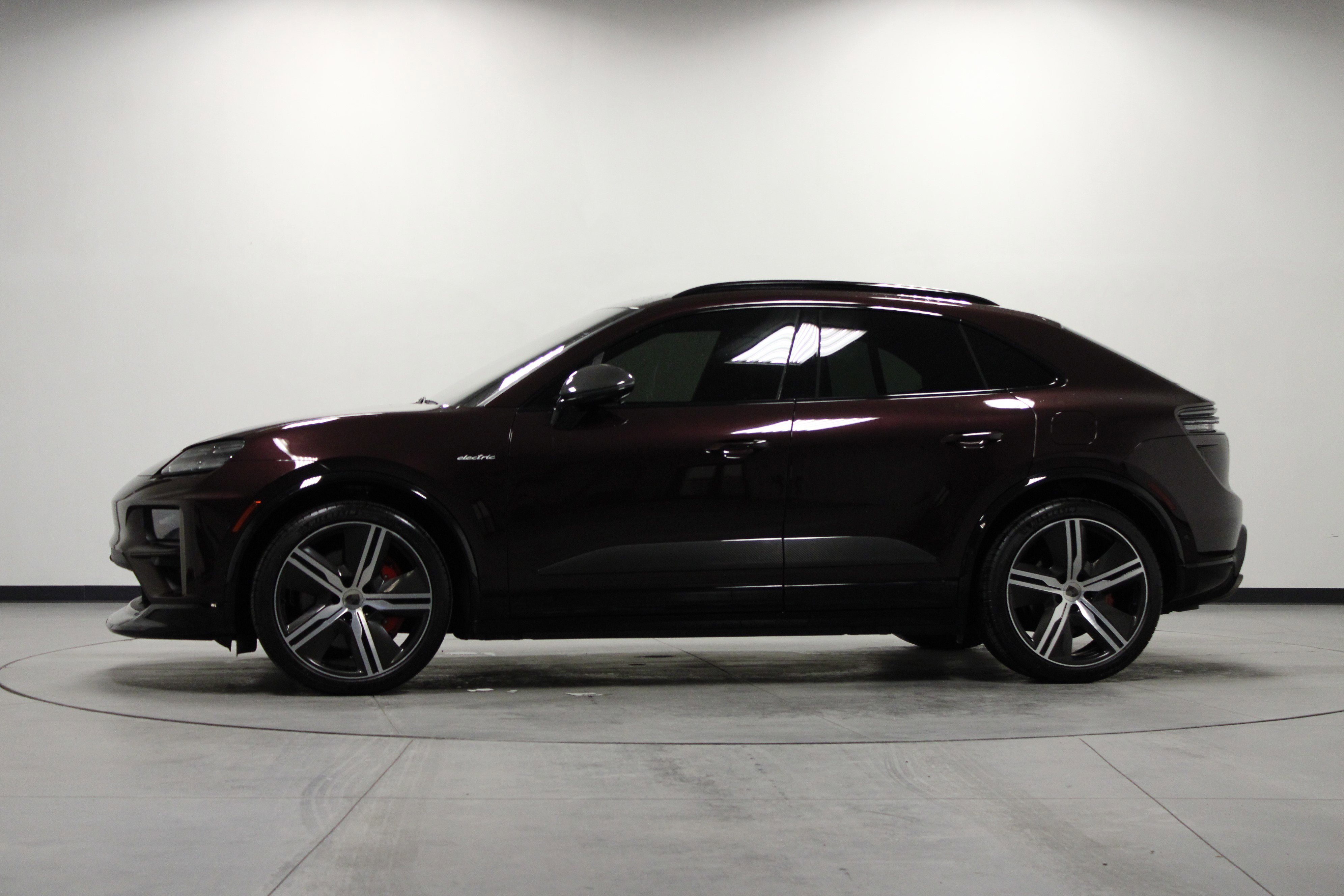Used 2024 Copper Ruby Metallic Porsche Turbo image 7