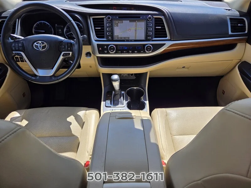 Used 2019 Blizzard Pearl TOYOTA LIMITED V6 FWD image 16