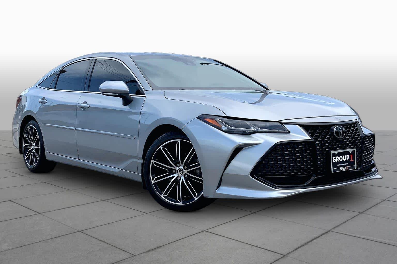 Used 2021 Celestial Silver Metallic Toyota Touring image 3