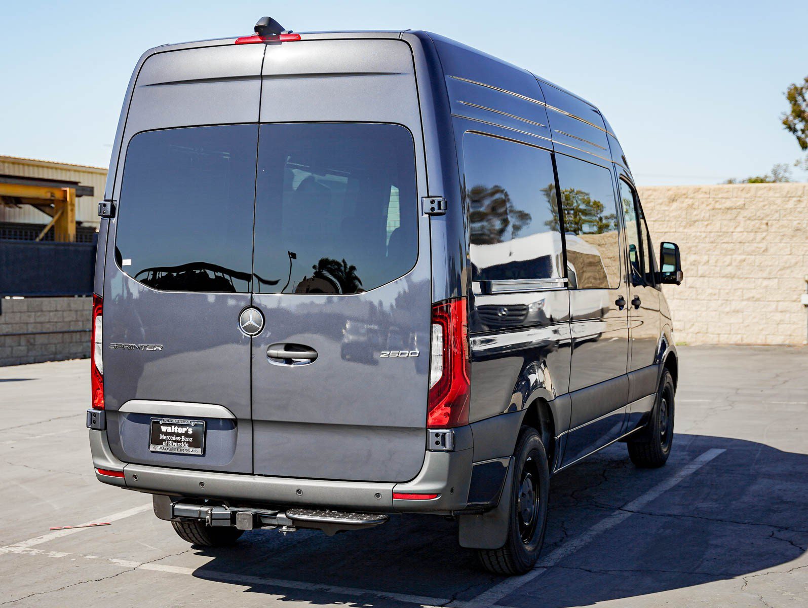 New 2026 Tenorite Gray Metallic Mercedes-Benz 2500 Standard Roof I4 Diesel HO 144 RWD image 6