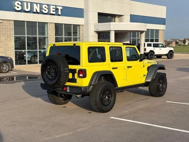 Used 2022 High Velocity Clearcoat Jeep  image 3