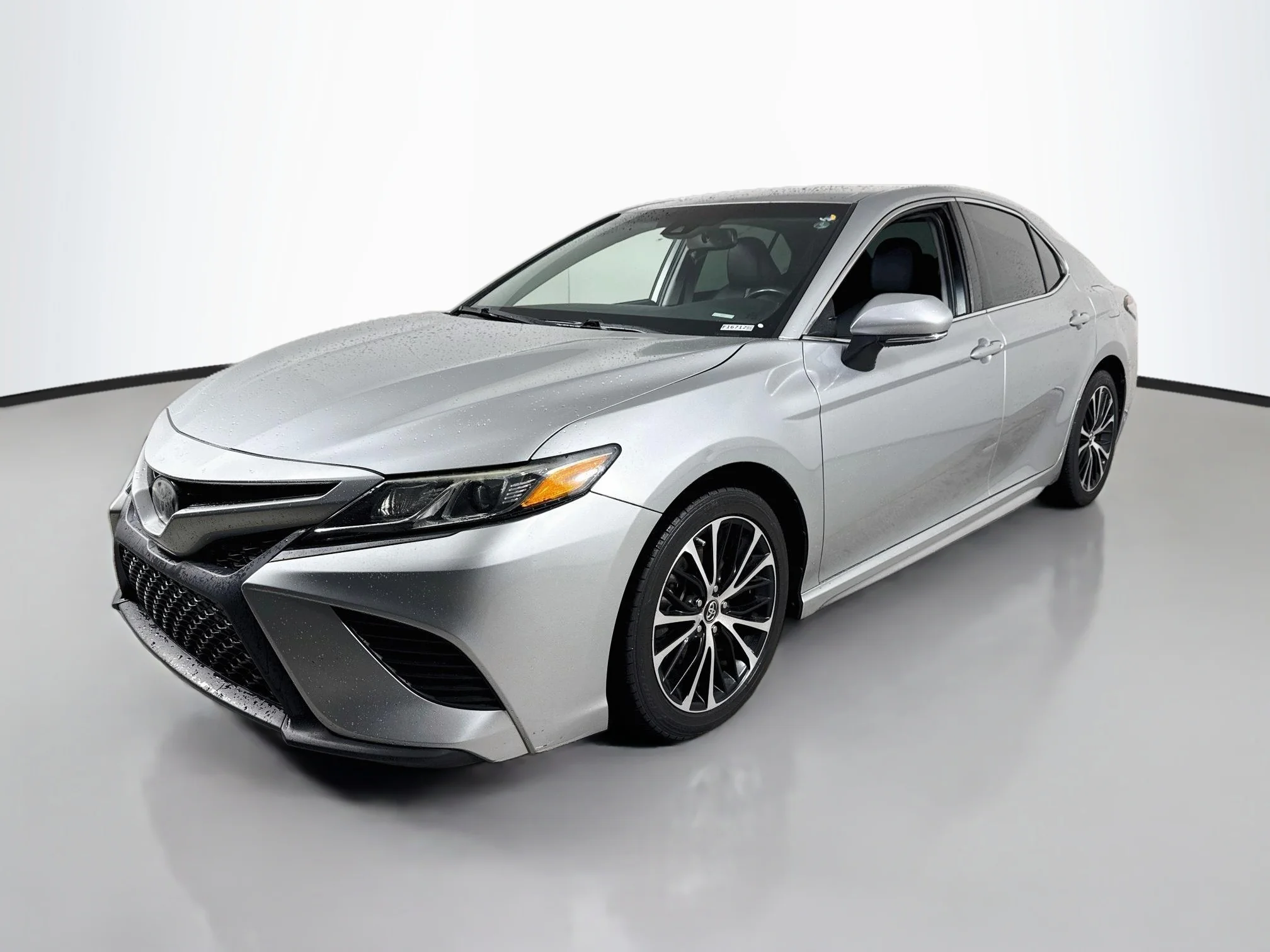 Used 2018 Celestial Silver Metallic Toyota SE image 3