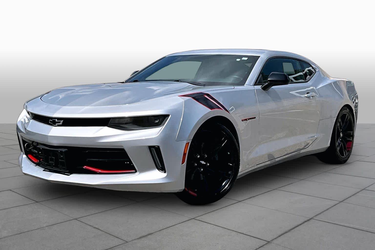 Used 2018 Silver Ice Metallic Chevrolet 1LT image 38