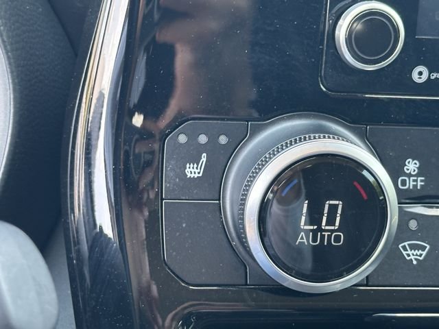 Used 2021  Toyota XLE image 20