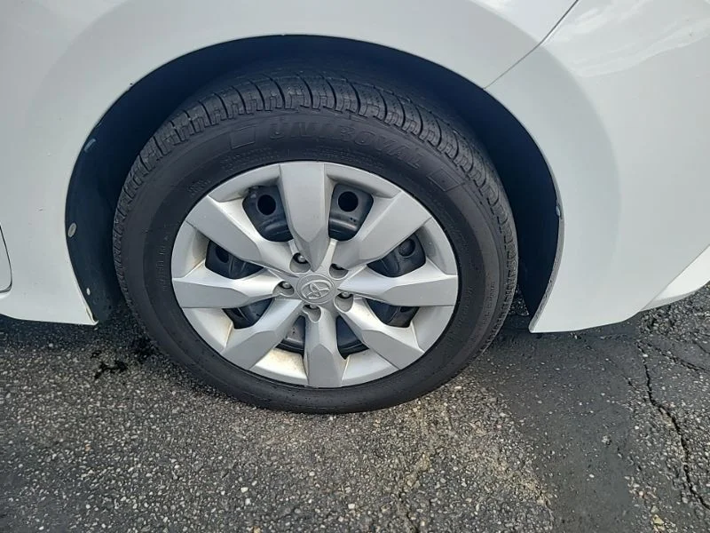 Used 2016 White Toyota LE image 7
