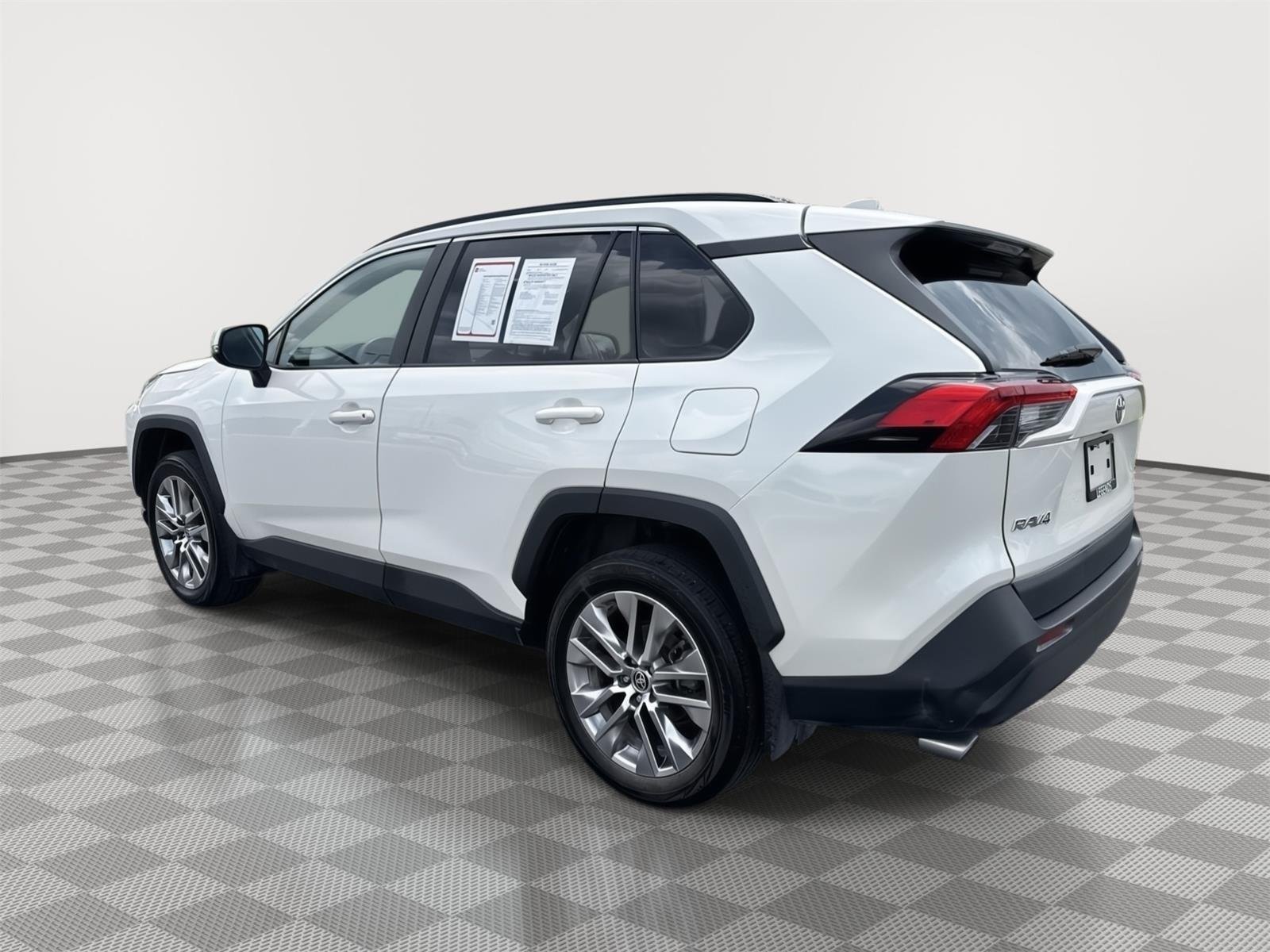 Certified Used 2022 Blizzard Pearl Toyota XLE Premium image 12