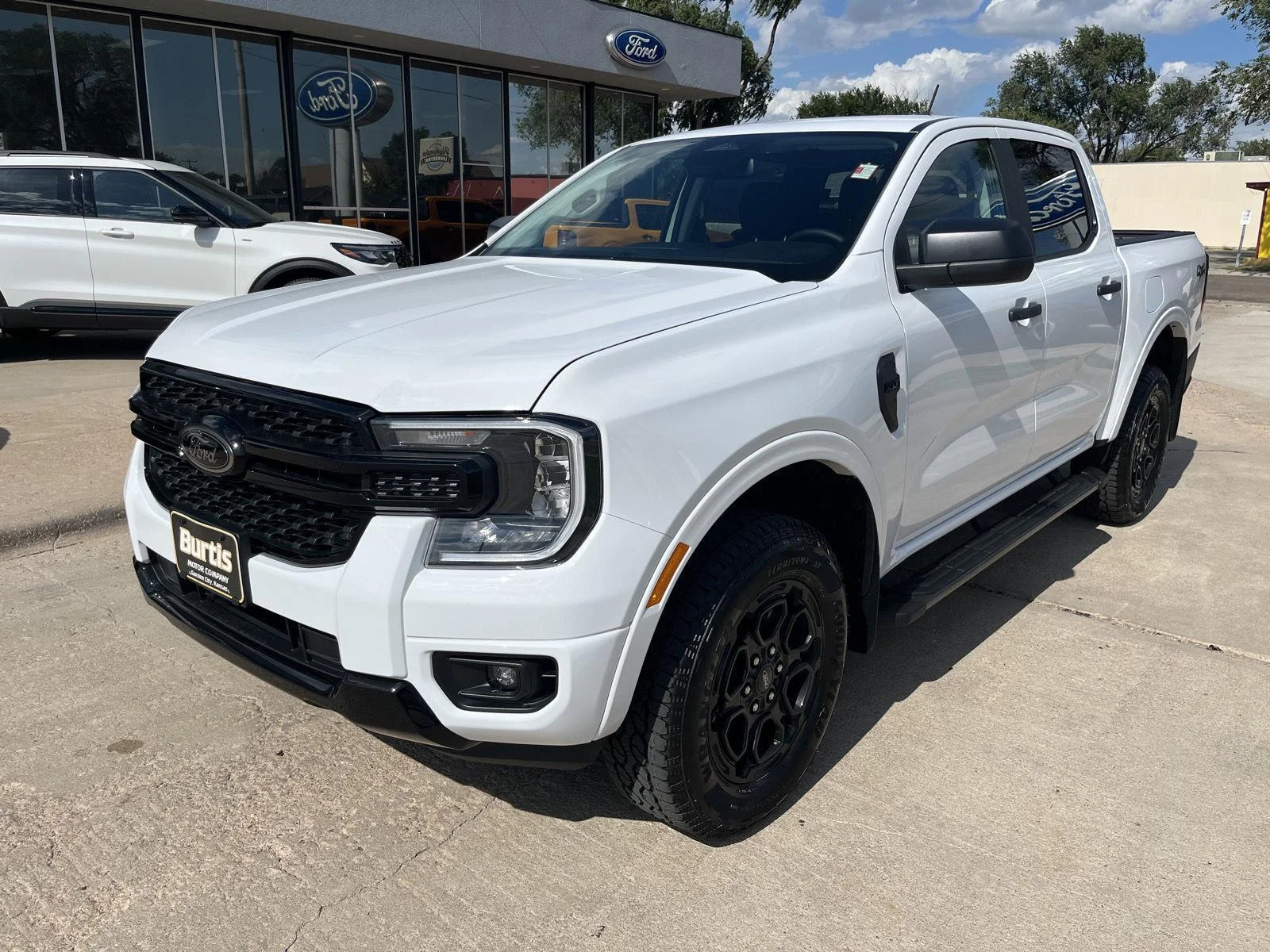 New 2026 Oxford White Ford XLT image 2