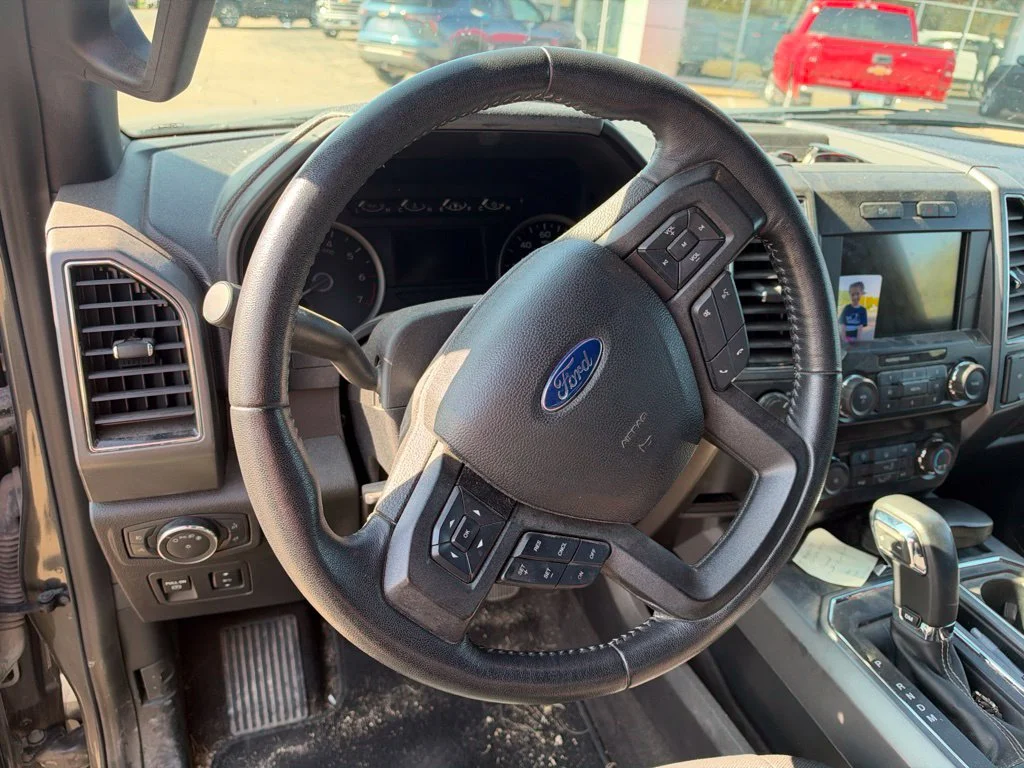 Used 2020 Gray Ford XLT image 6