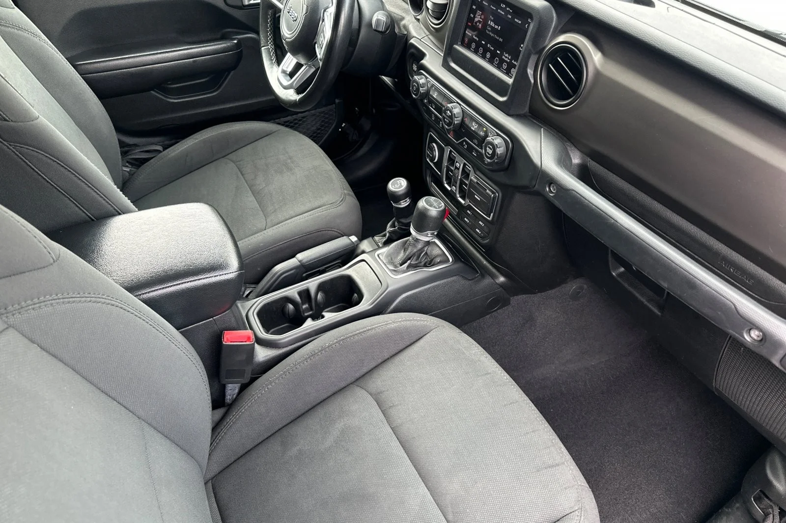 Used 2020 BLACK Jeep Sport S image 14