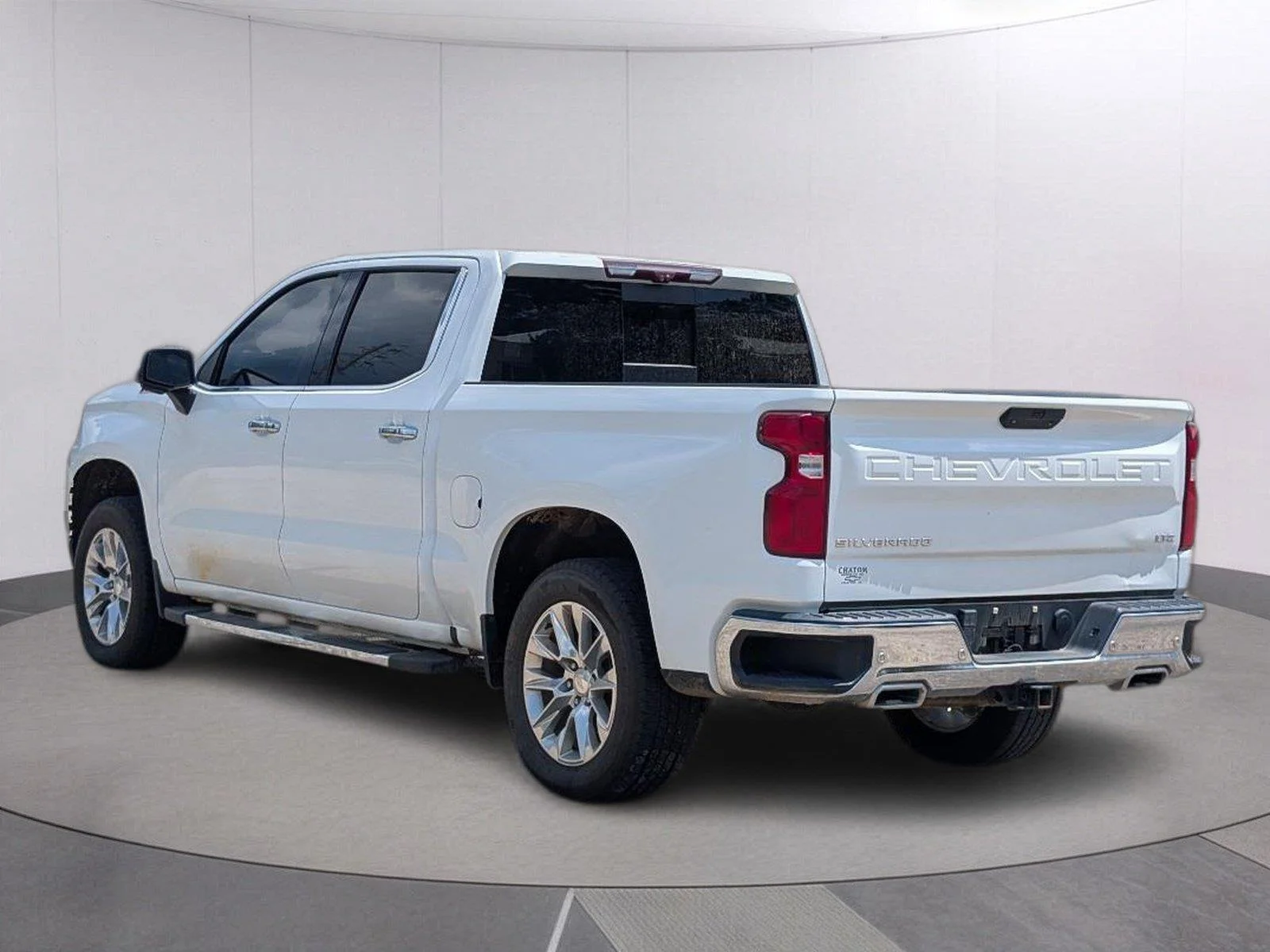 Used 2021 SUMMIT WHITE Chevrolet LTZ image 3
