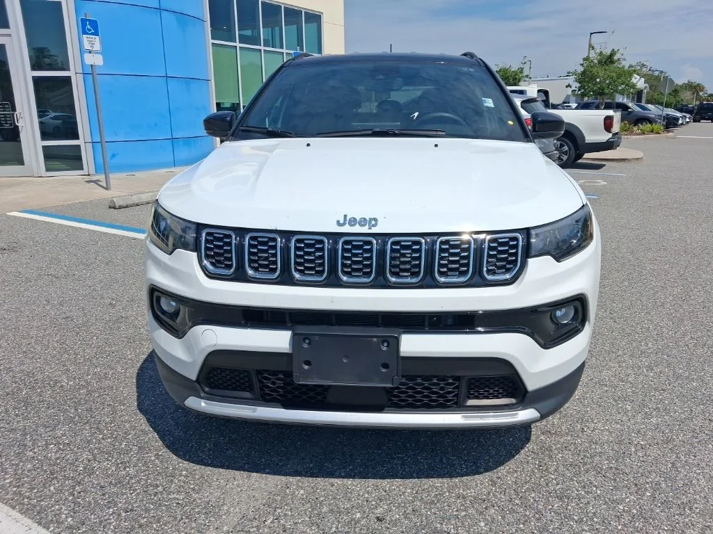 Used 2025 White Jeep Limited image 2