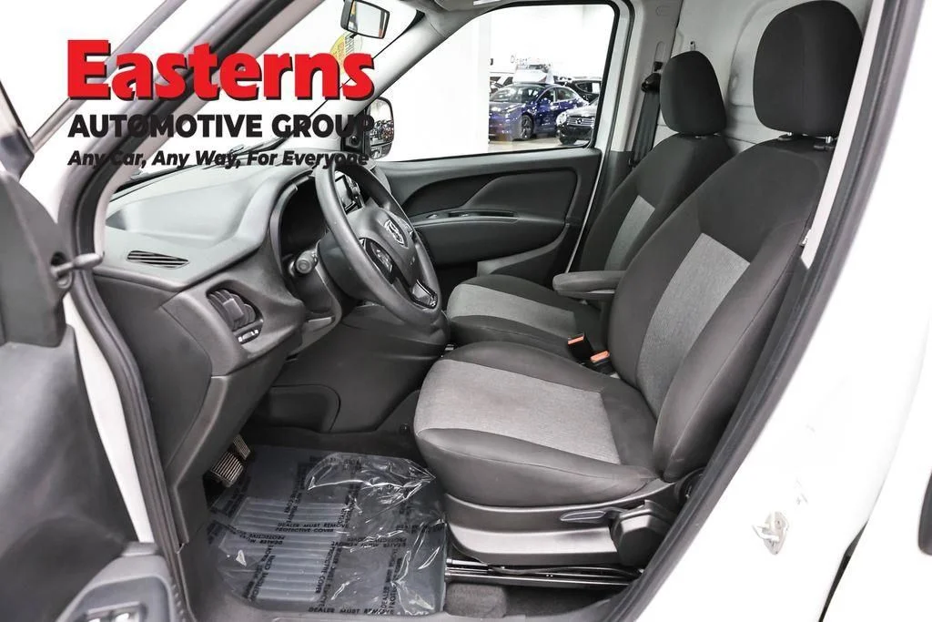 Used 2022 White Ram Base image 15