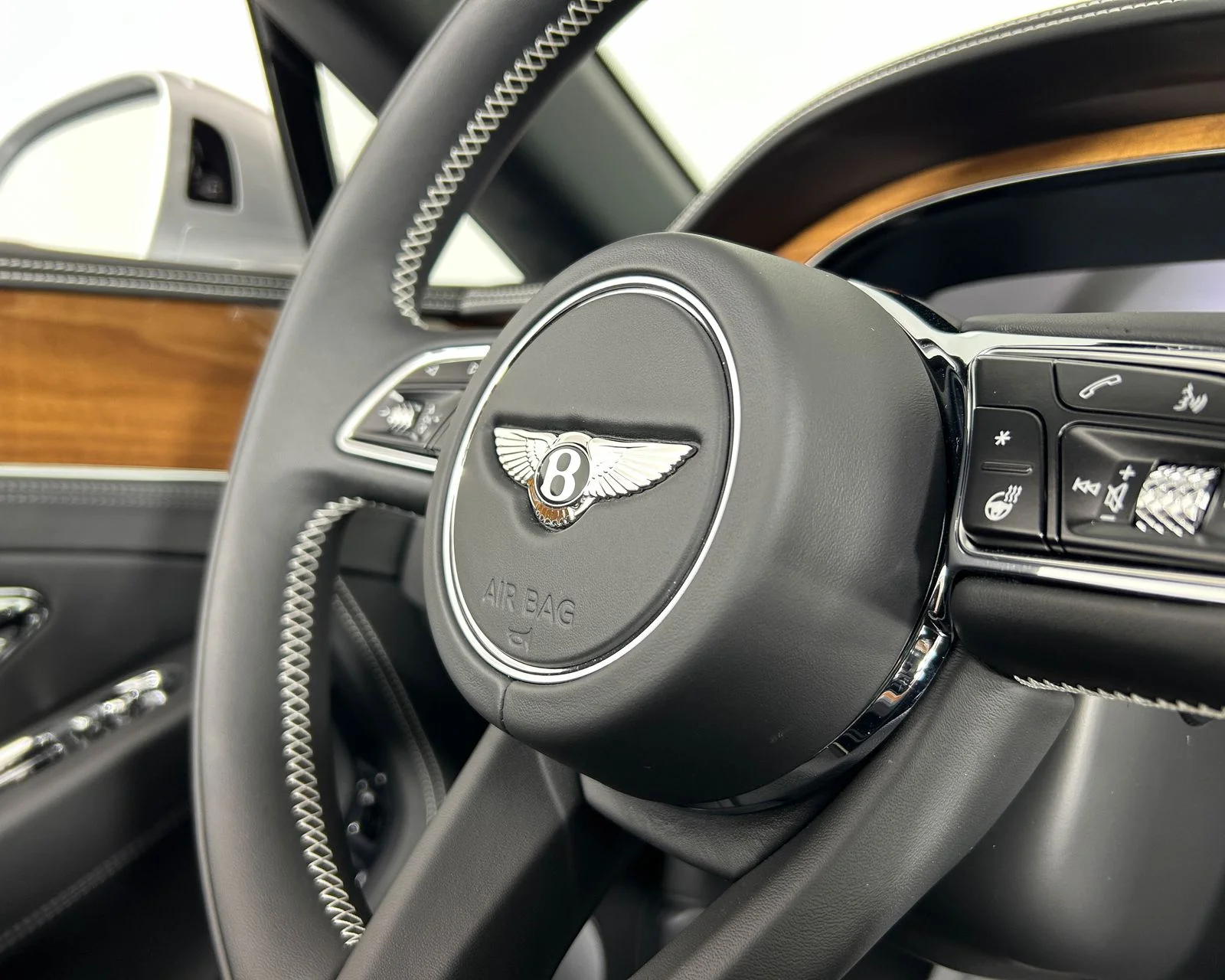 New 2026  Bentley V8 image 19