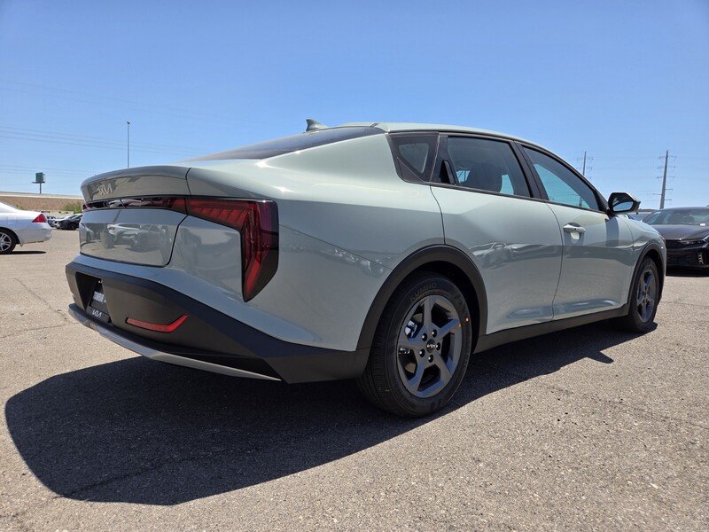 New 2026 Morning Haze Kia LXS image 3