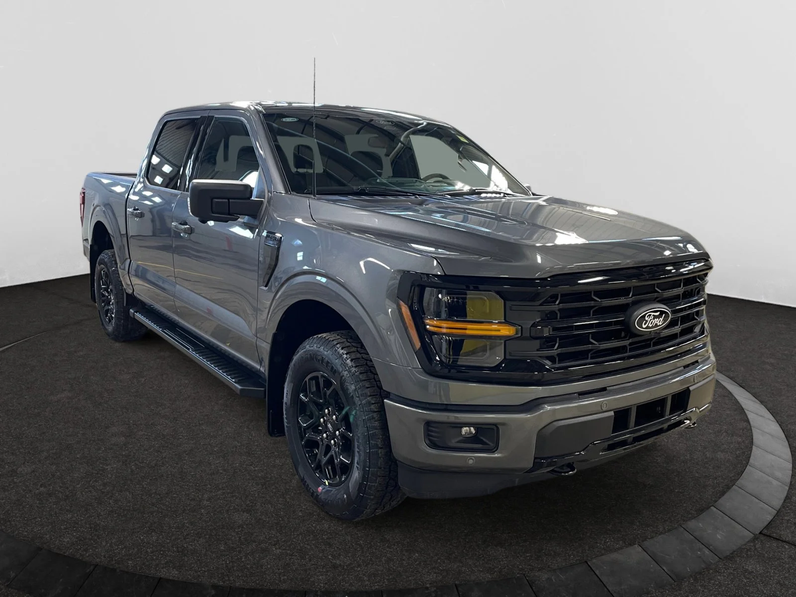 New 2026 CARBONIZED GREY METALLIC Ford XLT image 7
