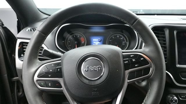 Used 2021 Black Jeep Latitude Lux image 15
