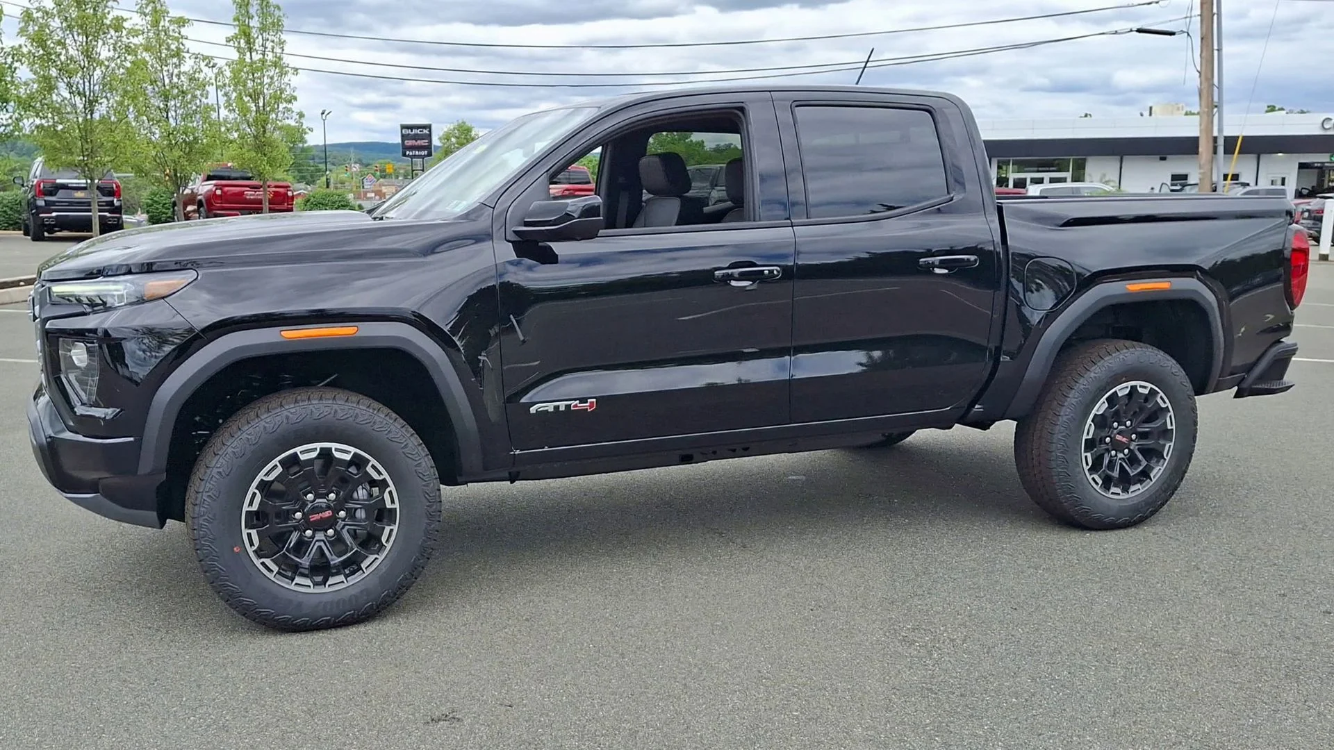 2026 GMC Canyon AT4 - Photo 6