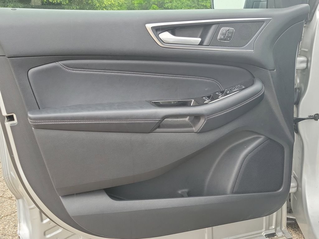 Used 2018 Ingot Silver Metallic Ford Titanium image 10