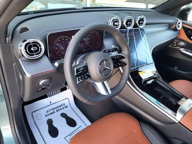 New 2026 Verde Silver Metallic Mercedes-Benz GLC 300 image 39