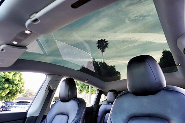 Used 2020  Tesla Long Range image 16