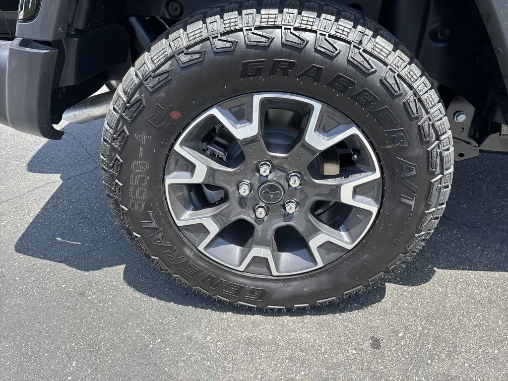 2025 Jeep Wrangler 4-Door Sahara - Photo 22