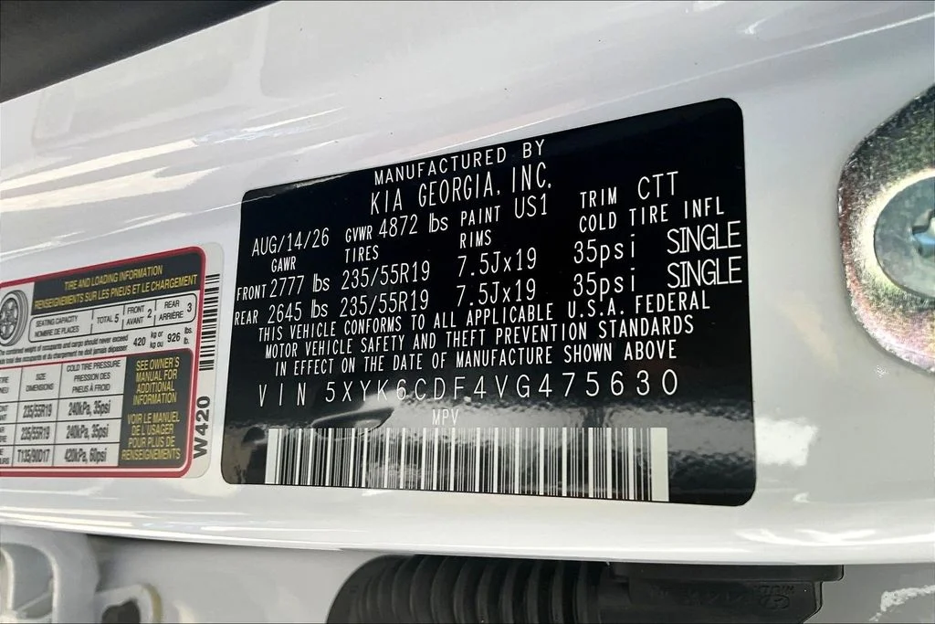 New 2027 Glacial White Pearl / Black Ro Kia X-Line image 8