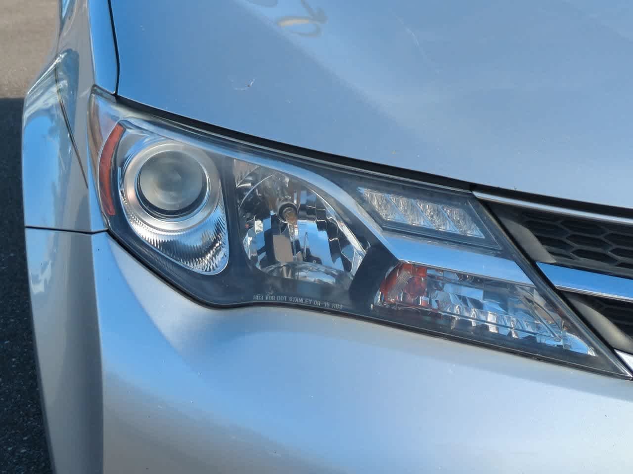 Used 2014 Classic Silver Metallic Toyota Limited image 10