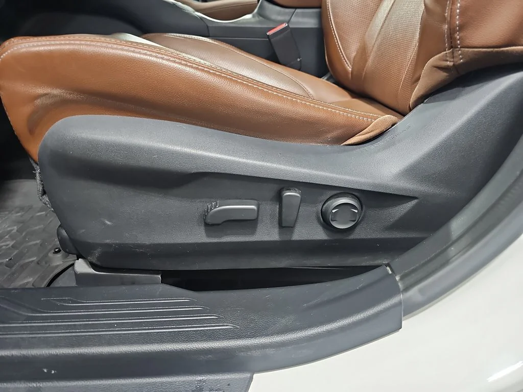 Used 2020 White Subaru Touring XT image 31