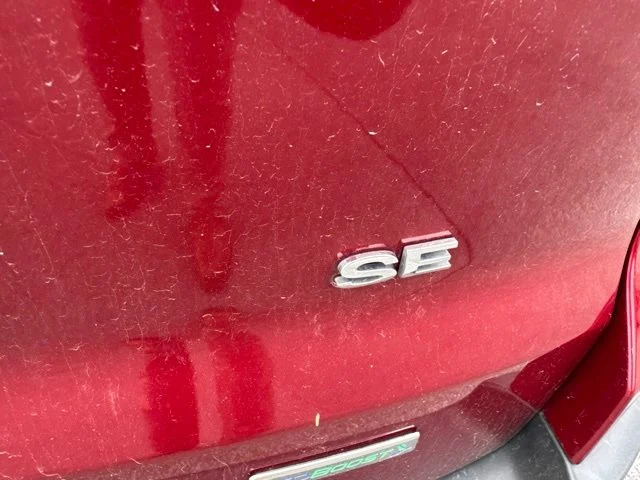 Used 2020 Red Ford SE image 12
