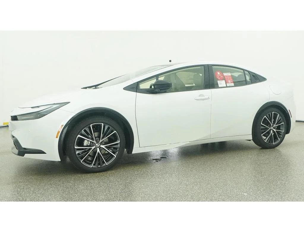 New 2027 Wind Chill Pearl Toyota XLE image 18