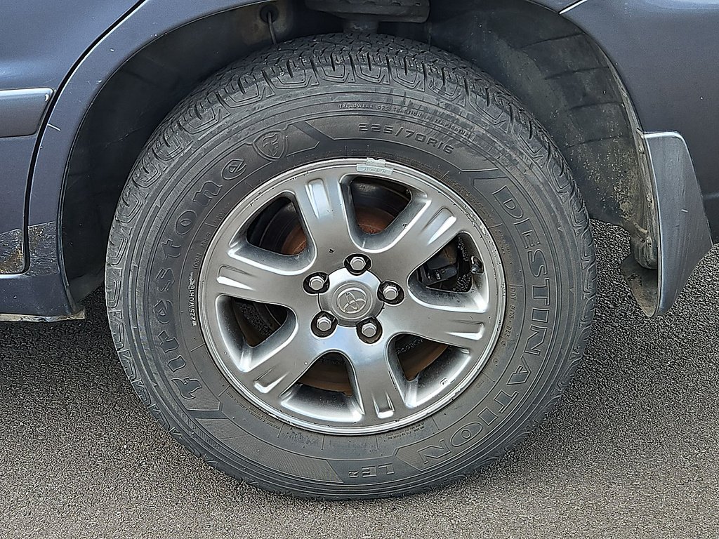 Used 2006 Blue Toyota Sport image 17