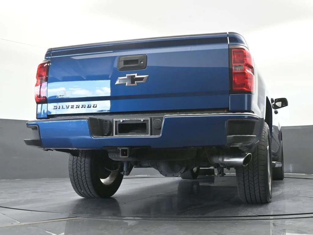 Used 2016 Deep Ocean Blue Metallic Chevrolet LT image 45