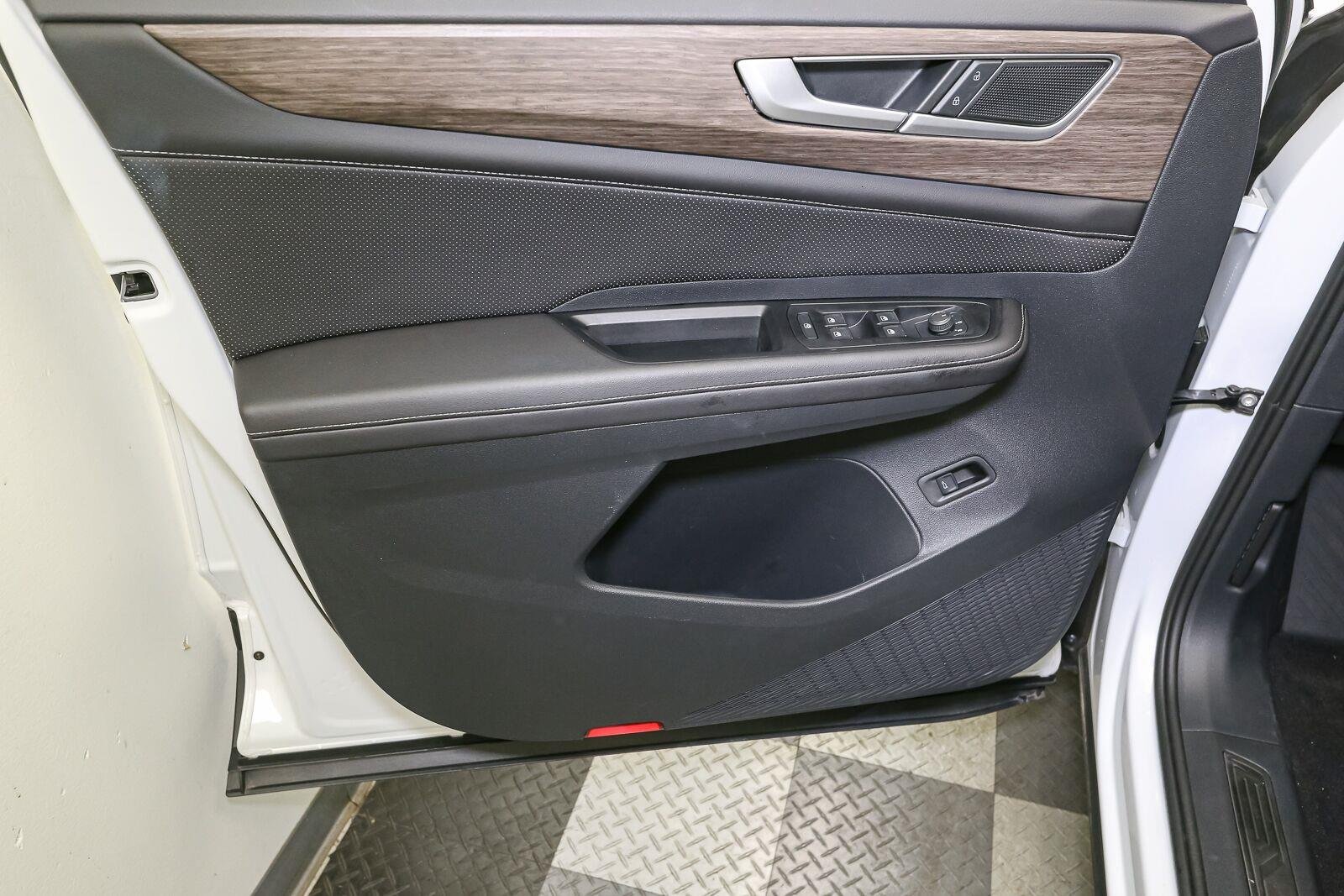 Used 2025 WH Volkswagen 2.0T SEL image 42