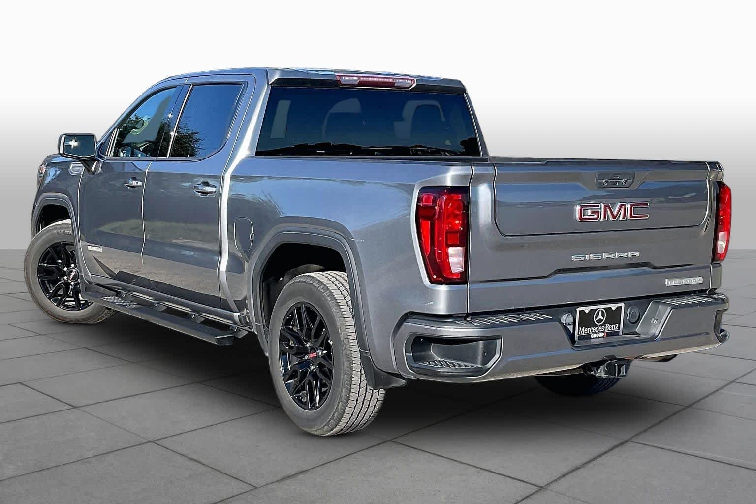 Used 2020 Satin Steel Metallic GMC Elevation image 12
