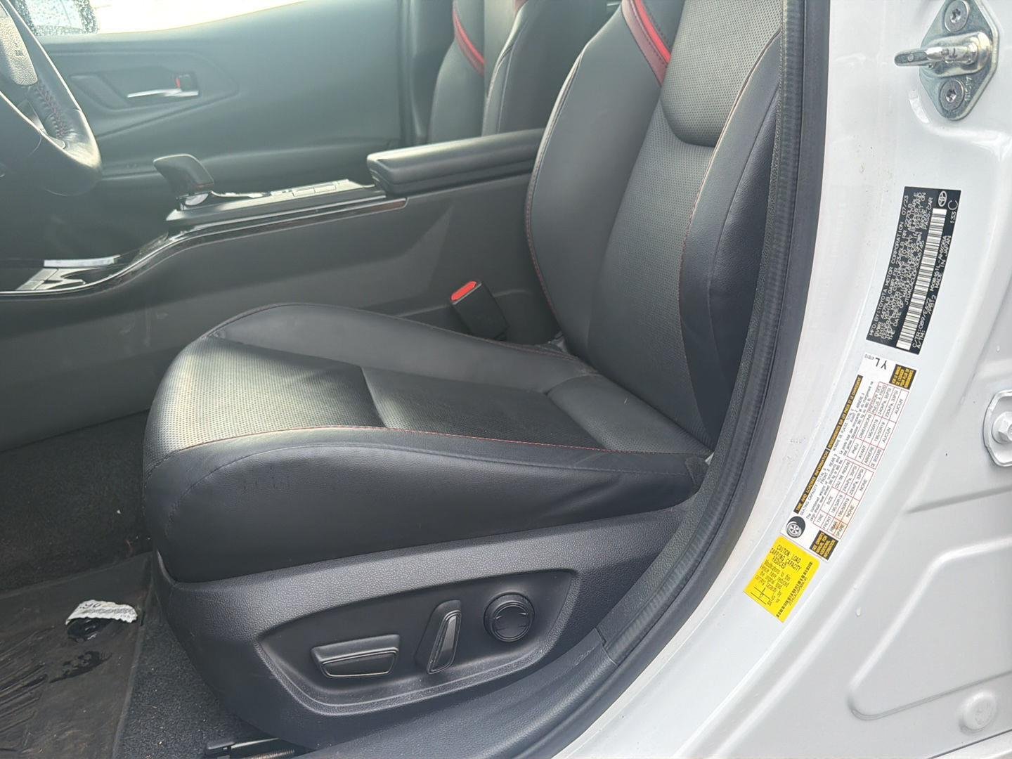 Used 2023 Wind Chill Pearl Toyota XSE image 10