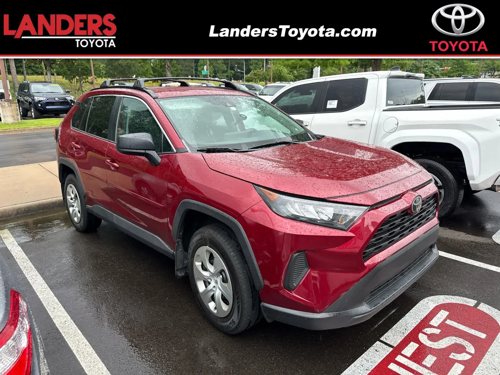 2020 Toyota RAV4 LE FWD's photo